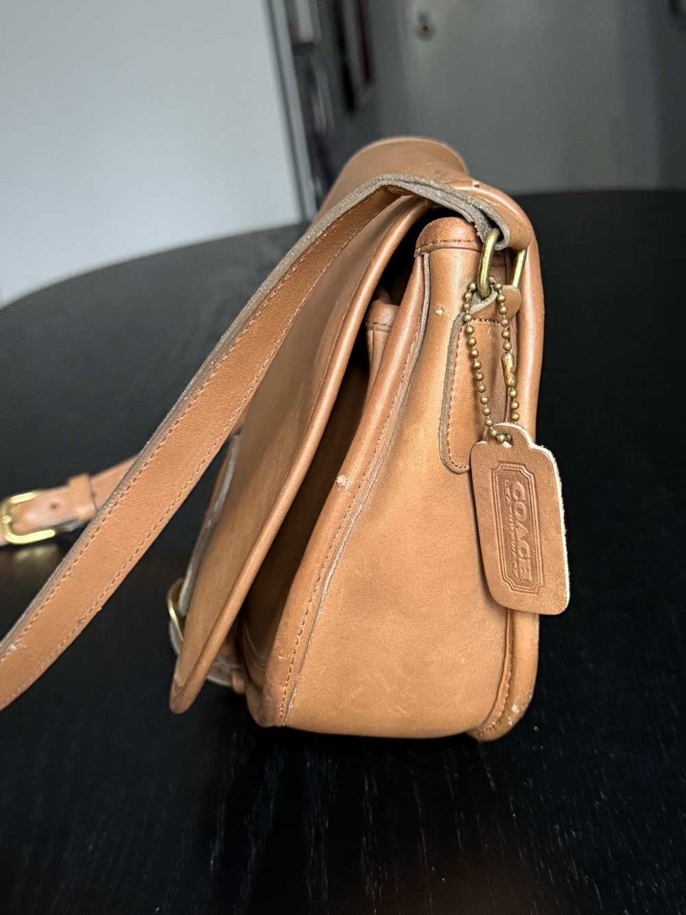 Vintage Coach NYC Tan Saddle Bag - Picture 4 of 12